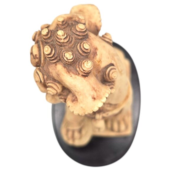 Vintage Chinese Hand Carved Resin Foo Dog Lion Statue Wood Base 5.5" - Picture 7 of 12